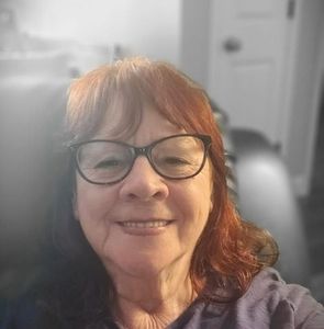 Meet your Posher, Claire